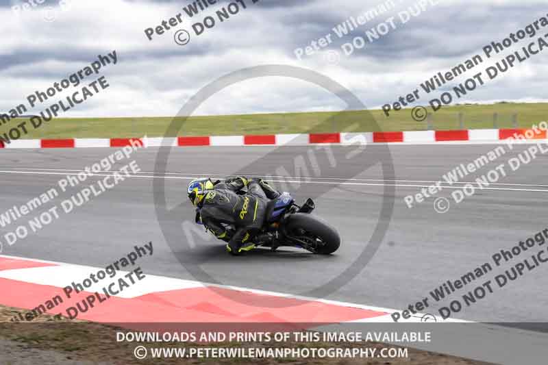 cadwell no limits trackday;cadwell park;cadwell park photographs;cadwell trackday photographs;enduro digital images;event digital images;eventdigitalimages;navarra;no limits trackdays;peter wileman photography;racing digital images;trackday digital images;trackday photos